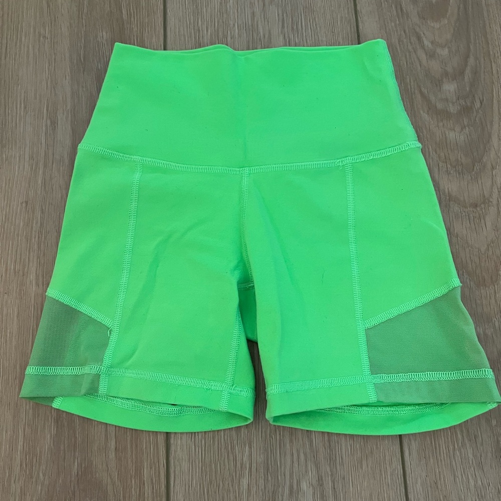 Aritzia biker shorts